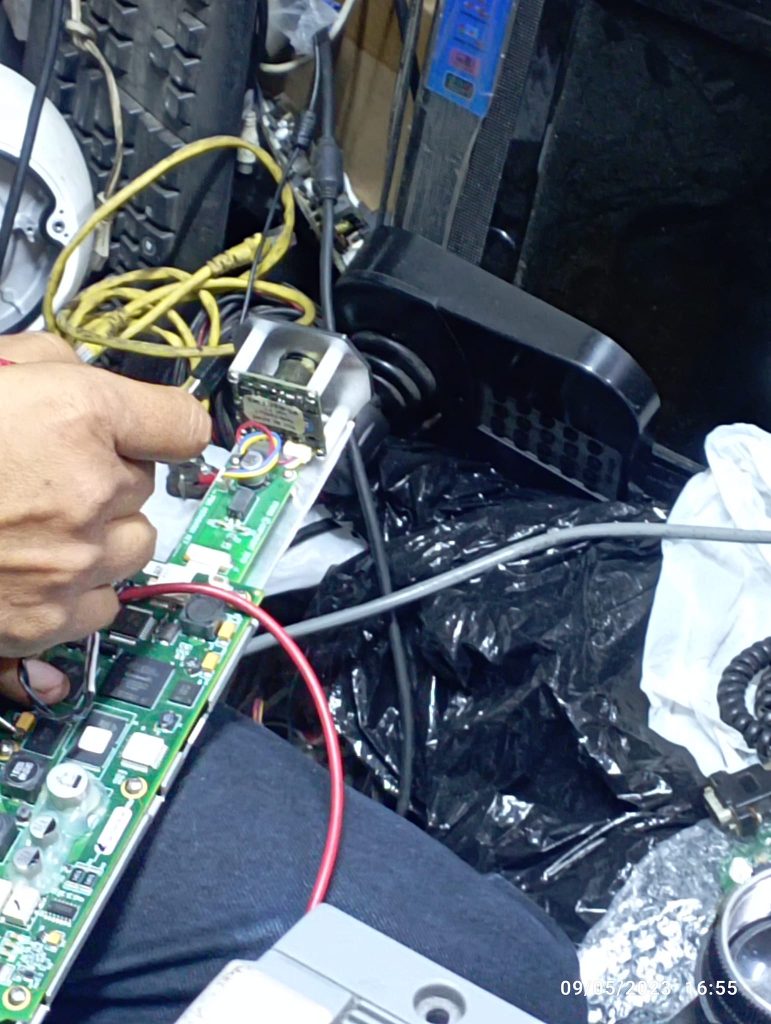 MEDICIONES DE COMPONENTES DE UNA CAMARA DE CONTROL DE TRANSITO